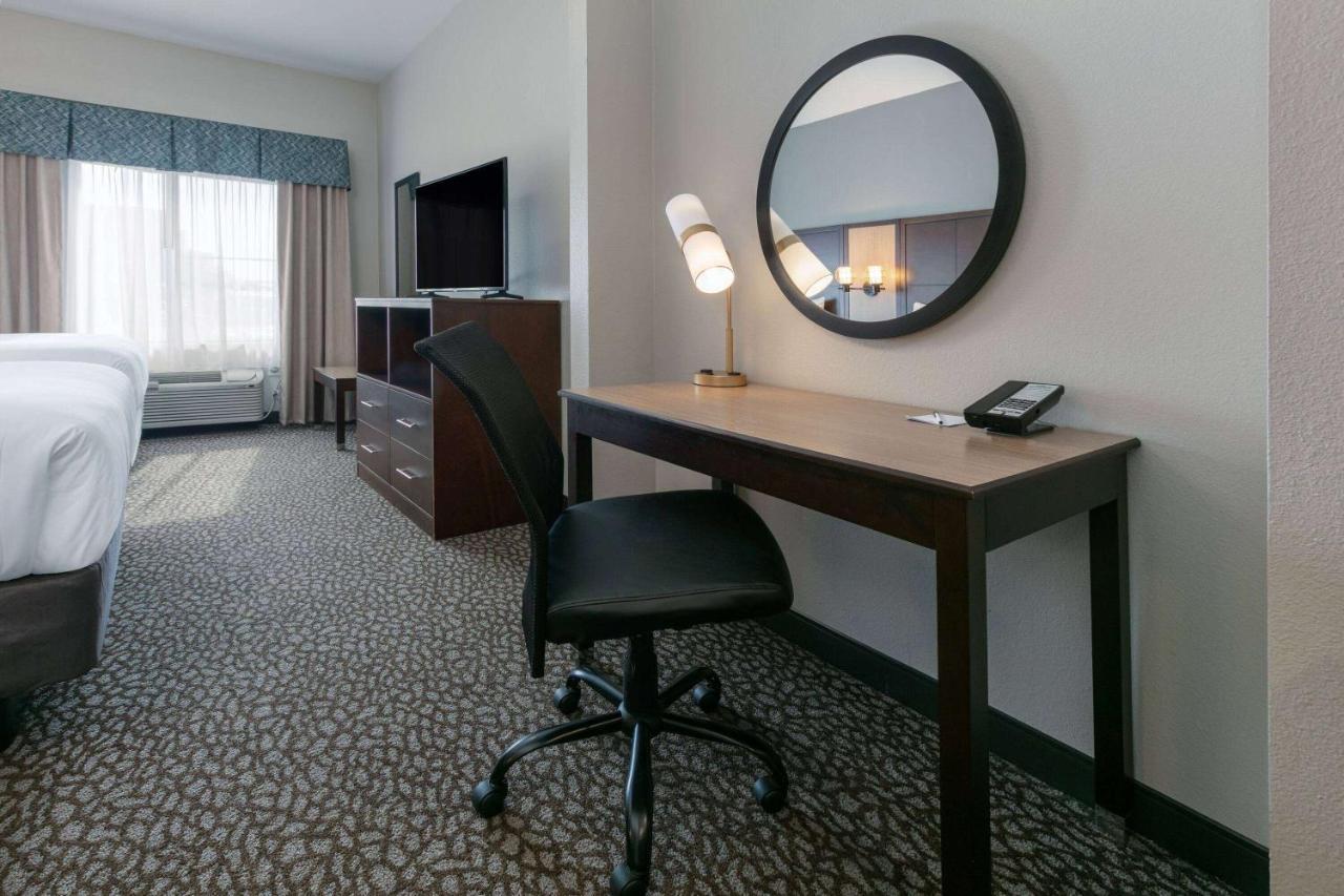 Wingate By Wyndham - Dfw North Hotel Irving Exterior photo